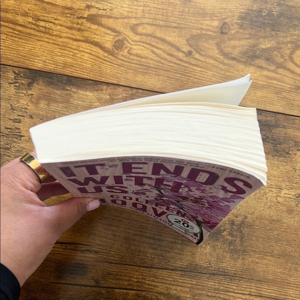 It Ends With Us Book - Picture 3 of 3